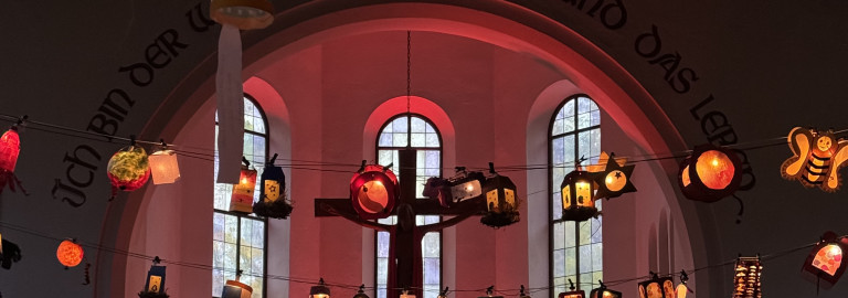 Martinsmarkt_beleuchtete Kirche